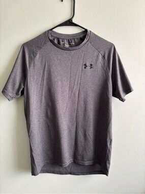 Under Armour Men’s Charcoal Heather Short Sleeve Performance Tee